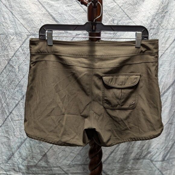 Eastern Mountain Sports Size 8 Olive Green Shorts - Picture 2 of 5